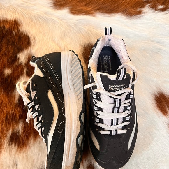 Shape Ups Skechers only worn few times - Picture 3 of 5